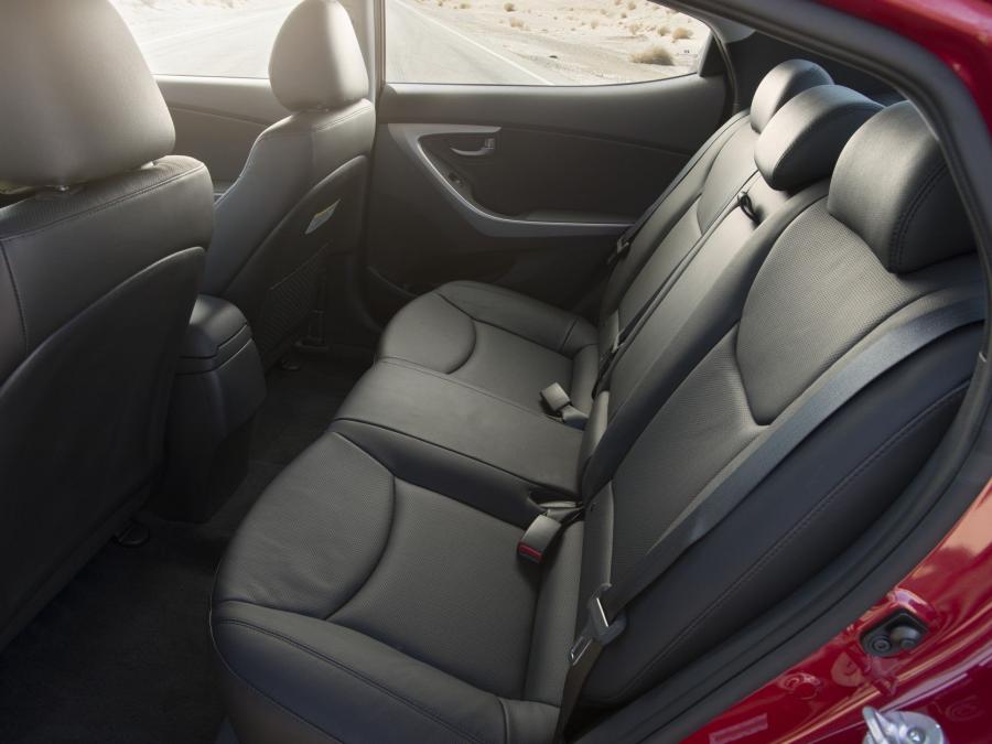  Hyundai Elantra Sport 2014 года  (US) (фото 8 из 12)
